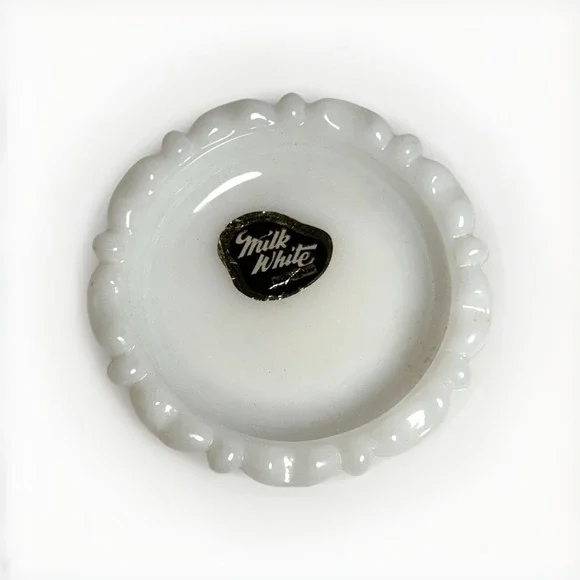 Anchor‎ Hocking Milk White Glass Ash Tray / Trinket Dish 5.25