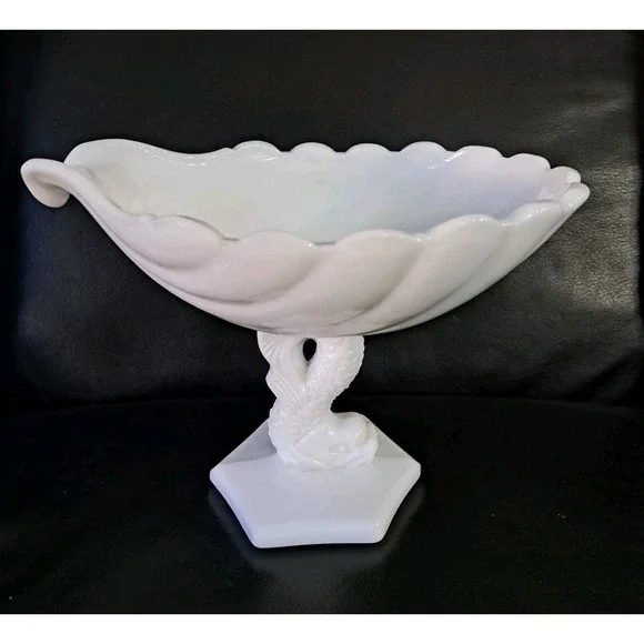 Westmoreland‎ White Milk Glass Shell Bowl with a Dolphin Fish Base Vintage
