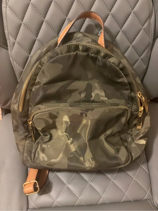 Olive Green Camouflage Men's Backpack