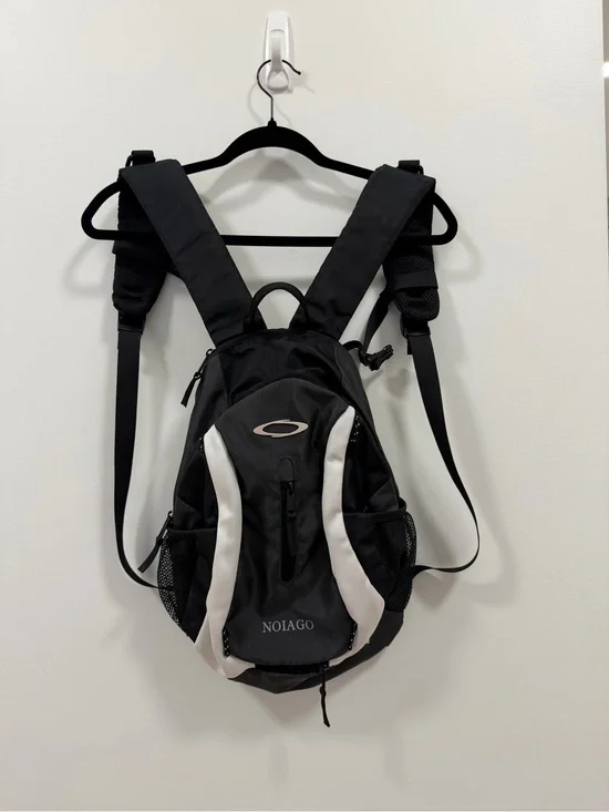 Authentic NOIAGO K-pop Black and White Woman Backpack - Sporty Daypack NewJeans