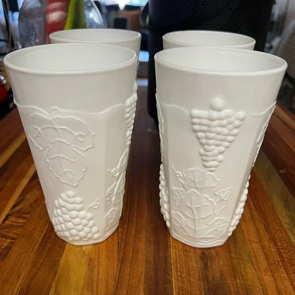Vintage Milk Glass Grape Vine Tumblers – Set of 4