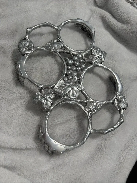 Vintage Cast Aluminum 4-Ring Wine Bottle Holder Rack Grape Trivet