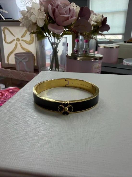 kate spade Black and Gold Clover Enamel Hinged Bangle Bracelet
