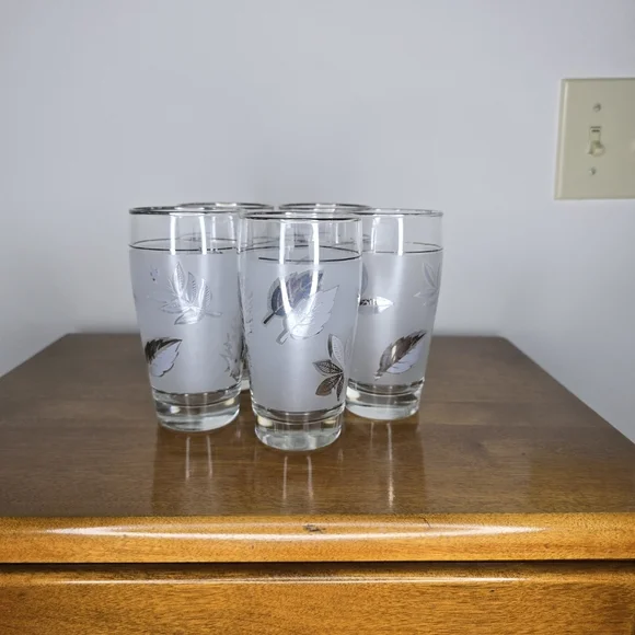 Libbey Mid Century Modern Silver Leaf Frosted Drinkware Set for Dining