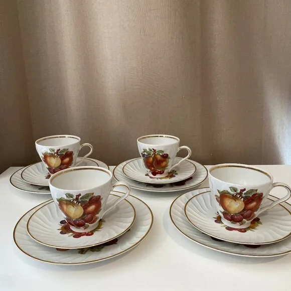 Old Nuremberg Bavaria Germany Fruit Tea Set for 4‎ – Gold Trim, 12 Pc