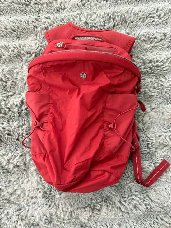 Lululemon Run All Day Backpack II (13L) Red. Running or workout bag