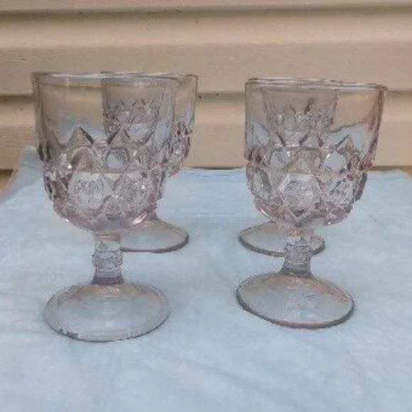 Vintage SET of 4 STEMMED CLEAR WINE GOBLET GLASSES 6
