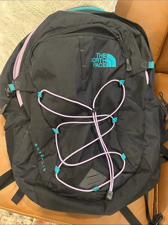 North face backpack in great condition!!
