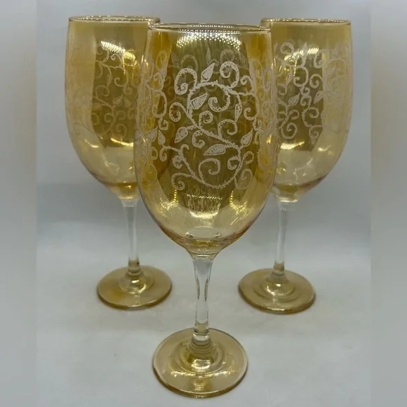 Chantilly Etched 10” Amber Iridescent Stemmed Wine Glasses Set Of 3
