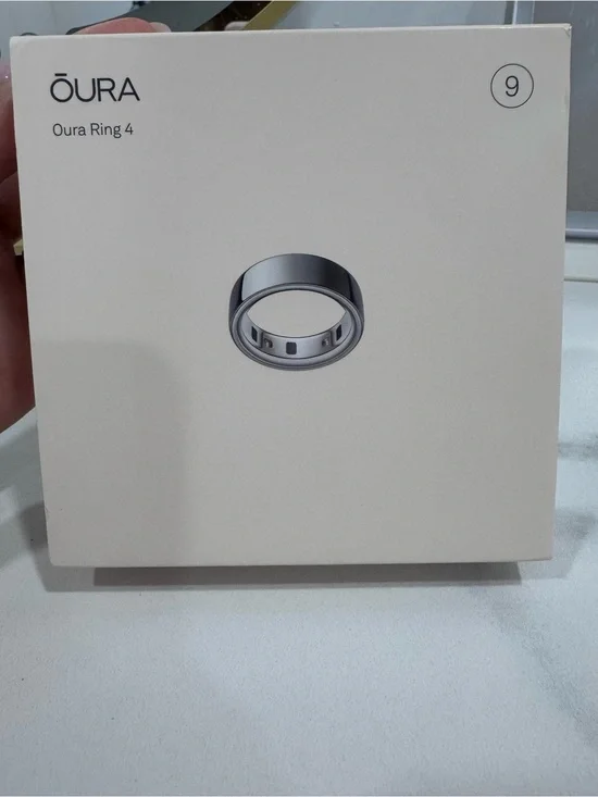 Oura Ring 4 in Silver Finish with Branded Box
