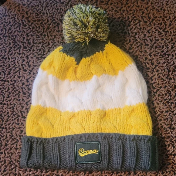 University Of Oregon Ducks Columbia Knit Beanie Green Yellow White