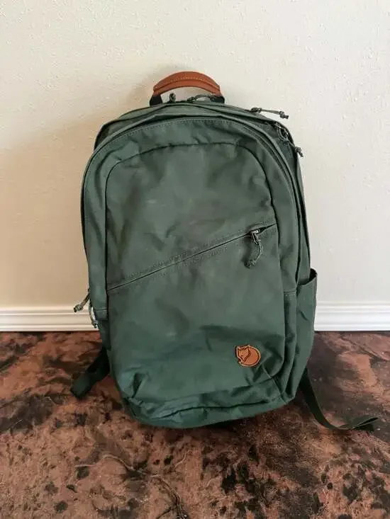 Fjällräven Räven 20 Backpack in Patina (Green)