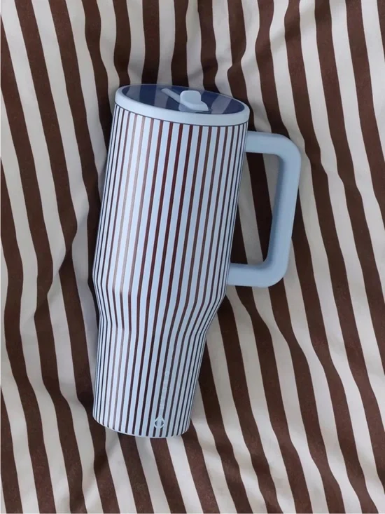 NWT HydroJug Urban Outfitters Exclusive Striped Out 40 oz Traveler Water Bottle