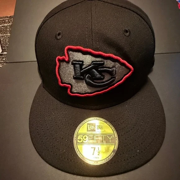 New Era 59FIFTY Hat Mens 7 1/2 Black NEW Kansas City Chiefs NFL Fitted