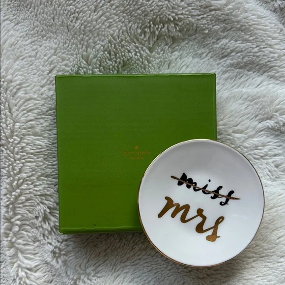Kate Spade White and Gold Jewelry Dish Wedding Engagement Bridal Present Gift