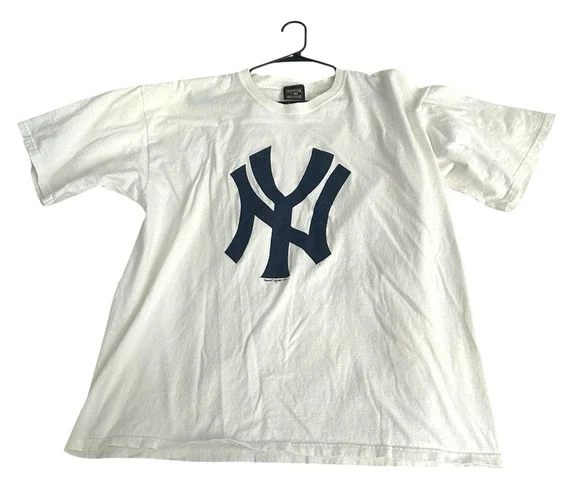 Vintage 2002 New York Yankees Logo MLB Baseball White 2X Majestic Cooperstown