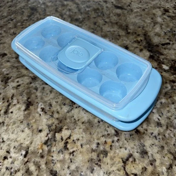 joie Spill Proof ICE CUBE TRAY with‎ SPILL PROOF LID...LOT OF 2 5407