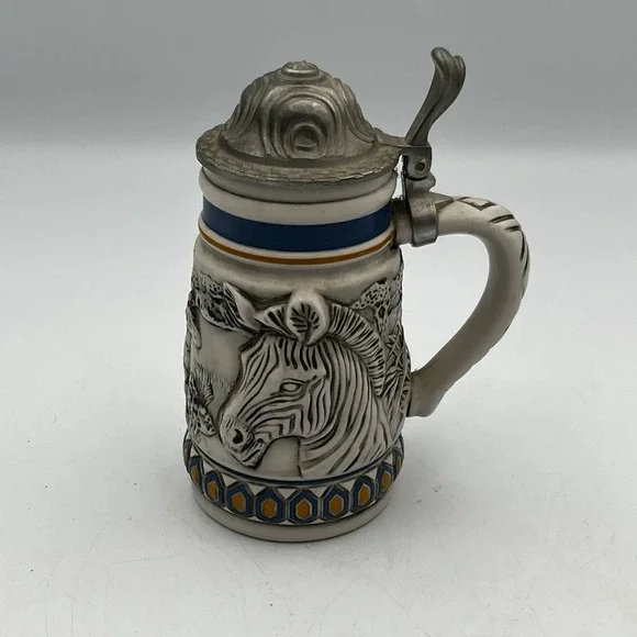 Vintage 1992 Avon Endangered Species Mountain Zebra Beer stein - 5.5 in. H