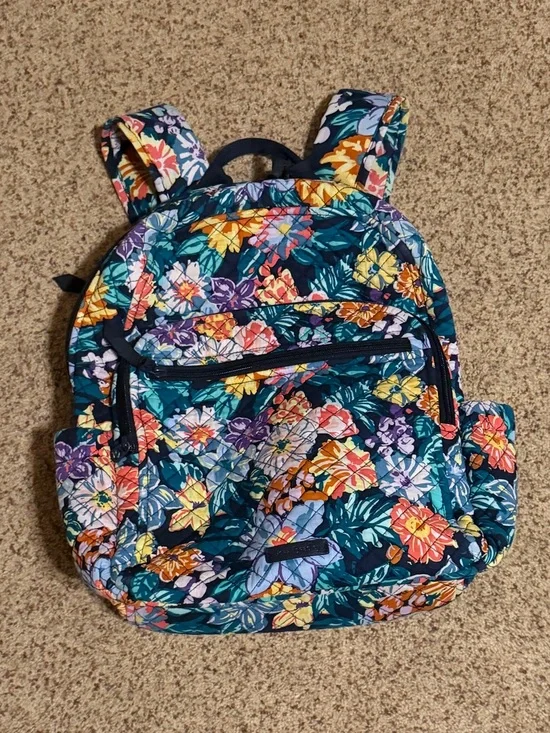 Vera Bradley Quilted XL Happy Blooms Backpack *GREAT CONDITION