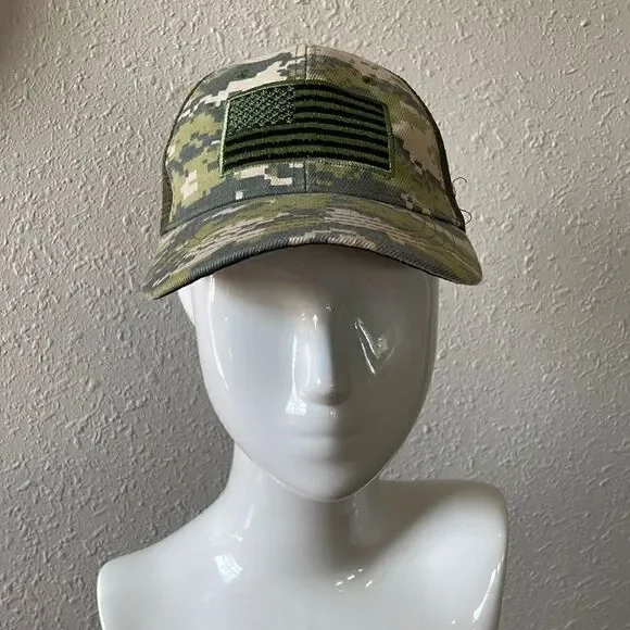 NWOT American Flag Camo Snap Back Cap EUC