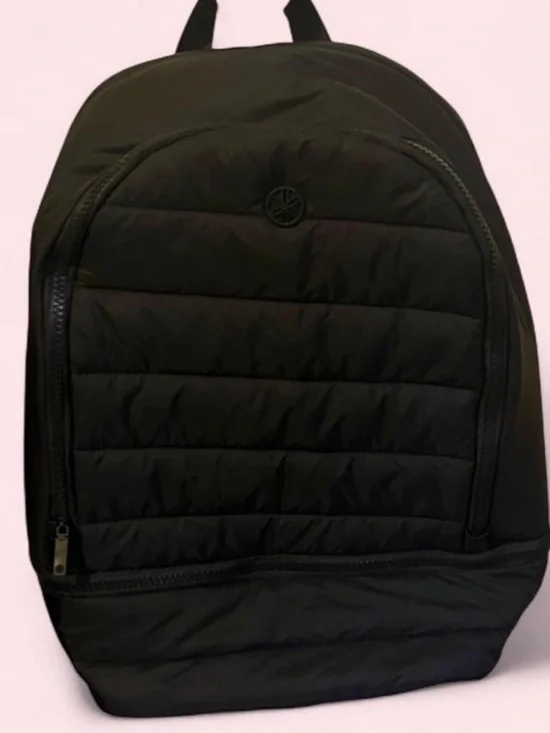 Quilted Black Backpack - nylon. Medium size