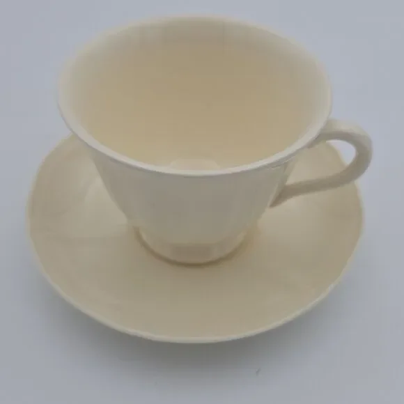 Wedgwood Queen's Shape Cream Ivory Cup & Saucer Made in England Etruria Barlasto