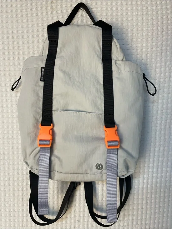 LULULEMON Pack and Go Multi Wear Bag, Backpack, Crossbody, Shoulder, Light Gray