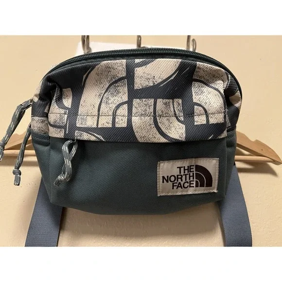 The‎ North Face Berkeley Lumbar Crossbody Pack Blue-Gray White Geometric Print