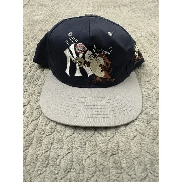 Vintage New York Yankees Hat Cap Snap Back Mens MLB Baseball Taz 90s