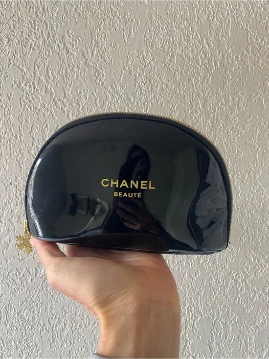 CHANEL Beauté Black Patent Cosmetic Case with Gold Logo