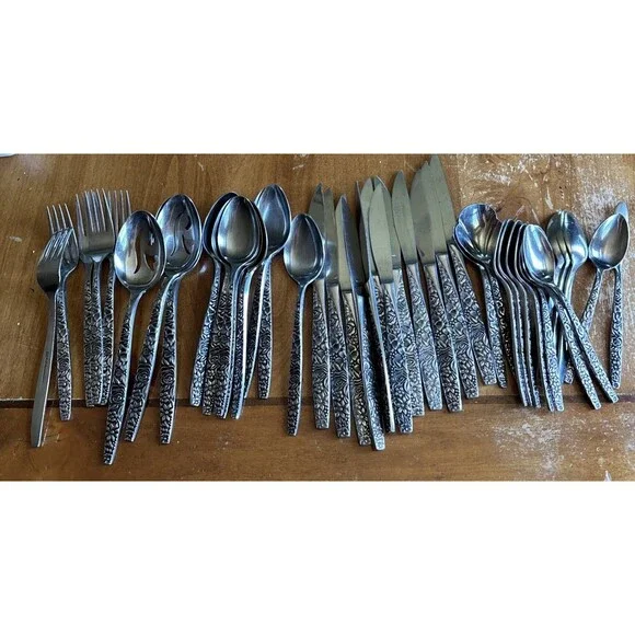 EKCO Eterna Las Palmas Textured Floral 44 Pieces MCM Stainless Flatware