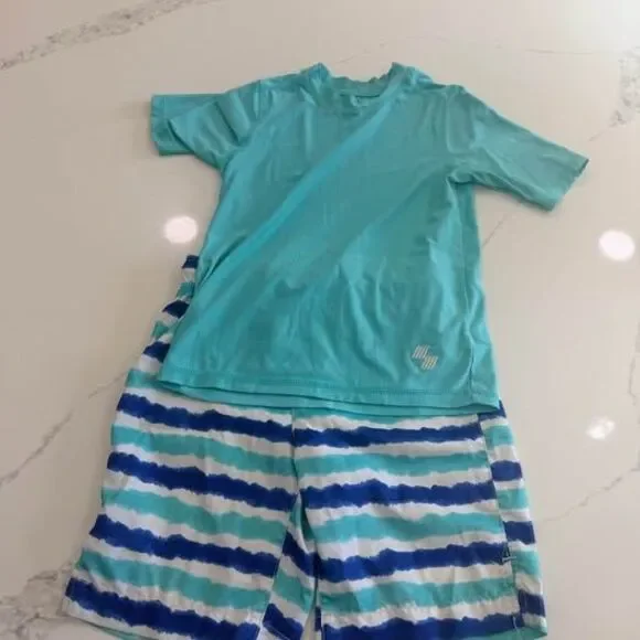 Boys Children’s Place Swim Set Size 7/8 Rash Guard Swim Trunks Flaws see picture