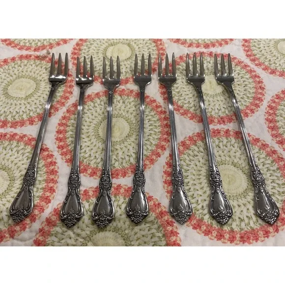Oneida Distinction‎ Deluxe Kenneth Square Cocktail Forks Fork Stainless Set Of 7