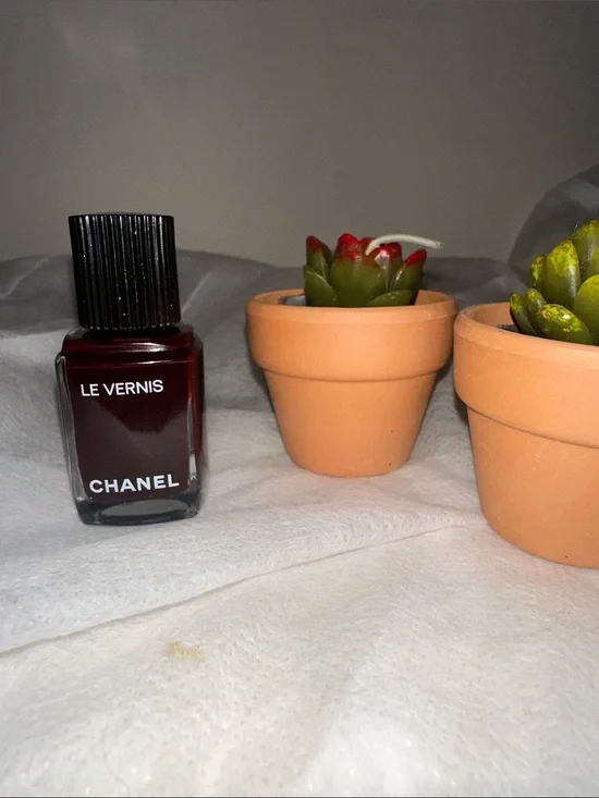 Chanel Le Vernis Longwear Nail Colour 18 Rouge Noir (Vamp) Deep Burgundy