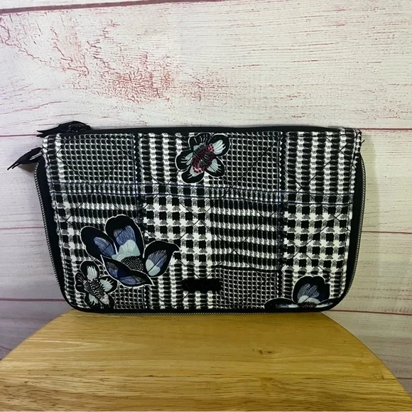 Vera Bradley RFID On the Go Wristlet in the Bedford‎ Plaid pattern.