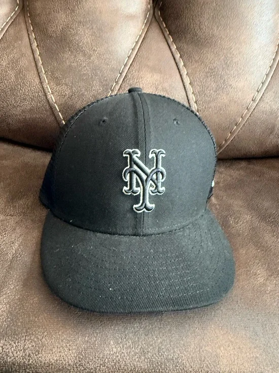 New York Mets Baseball Classic Black Fitted hat  Size 7 1/8. New era