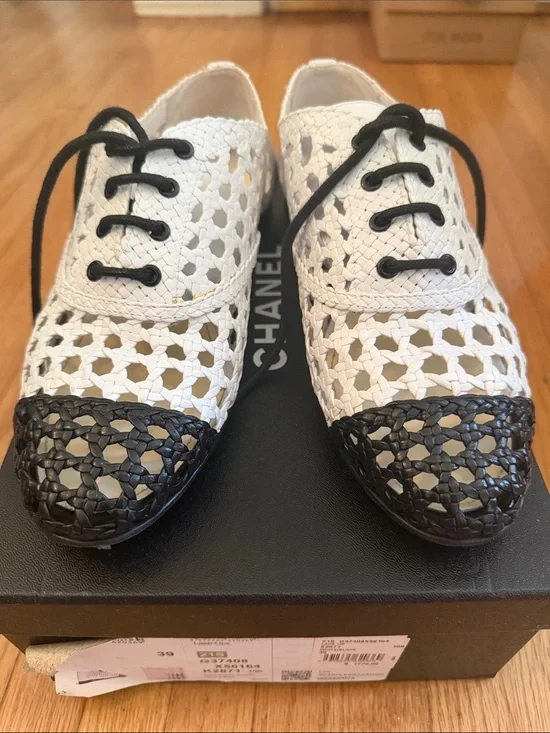 CHANEL White Woven Lace-Up Flats with Black Cap Toe