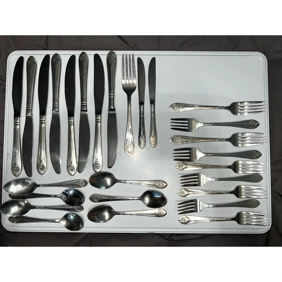 27 Piece Replacement Flatware World Walco WNK‎ Butter Knife Forks Spoons Shell