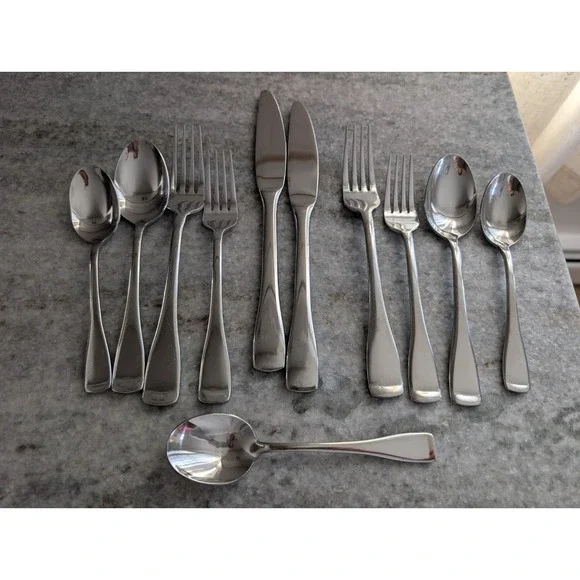 ONEIDA‎ SURGE STAINLESS FLATWARE CHINA 12-PCS. W/ Sugar Spoon