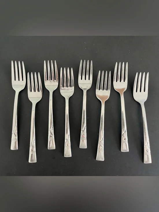 Rogers Cultery Co. Stainless USA  Set Of 8 Salad-Dessert  6” Forks