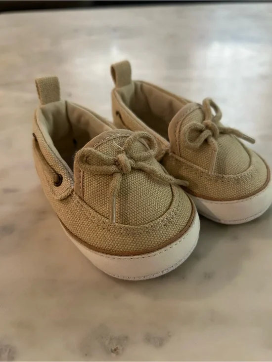 Sperry Kids Canvas Tassel Boat Shoes in Tan