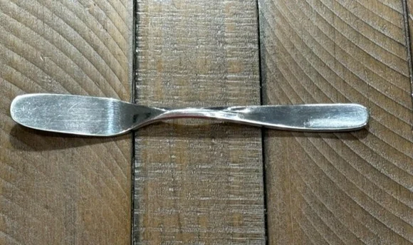 Robert Welch SCOOP MIRROR 1 Master Butter Knife 6 7/8 - Stainless Flatware