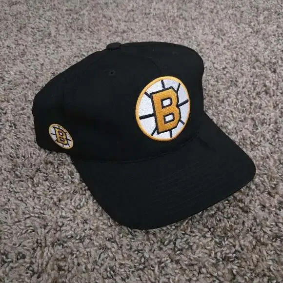 American Needle Boston Bruins Vintage 90s NHL Snapback Hat