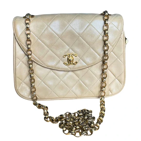 Chanel Beige Round Flap Bag Shoulder Bag Leather Gold Small Classic CC Diana