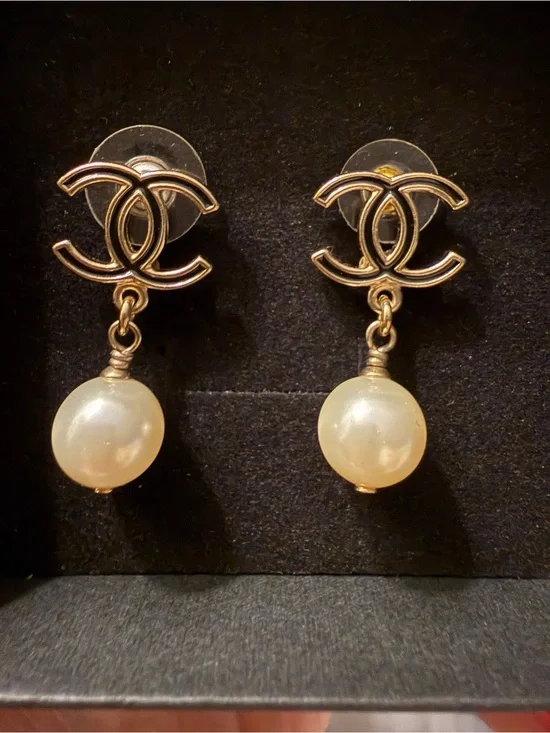 CHANEL Gold-Tone CC Pearl Drop Earrings - Ivory