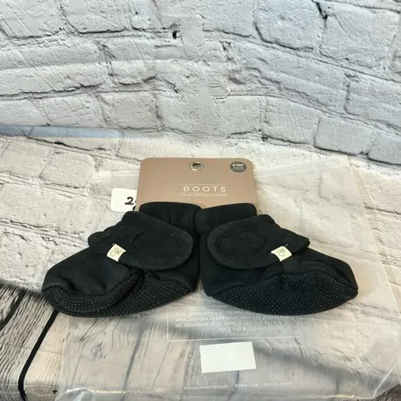 Goumi Black Baby Booties