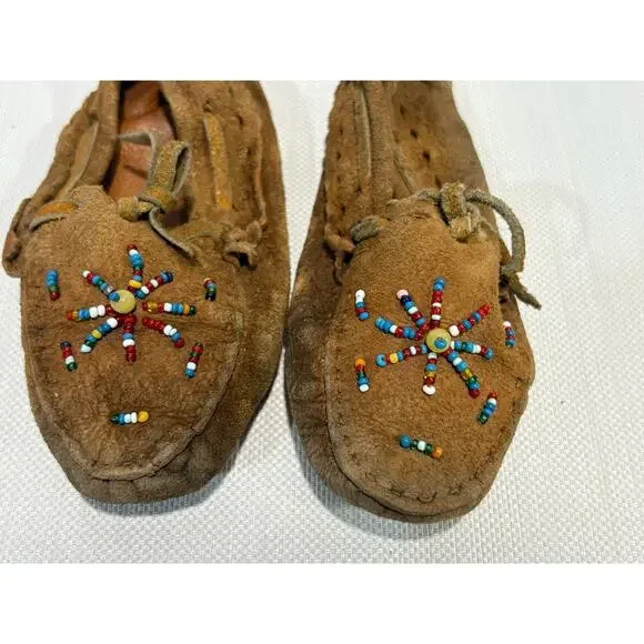 Vintage Toddler beaded moccasins Native American heritage culture leather 6