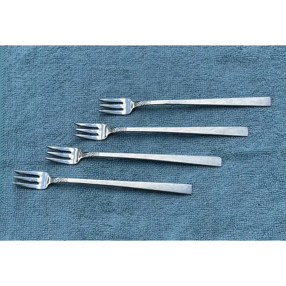 Lot of 4 Oneida LTD Brookwood Hors d'Oeuvre Cocktail Seafood Appetizer Fork SS