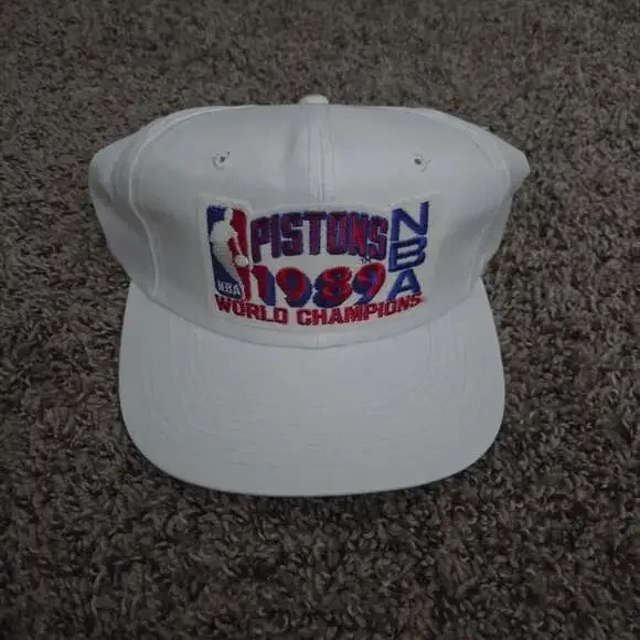 Vintage Sports Specialties Detroit Pistons 1989 NBA World Champions Snapback Hat