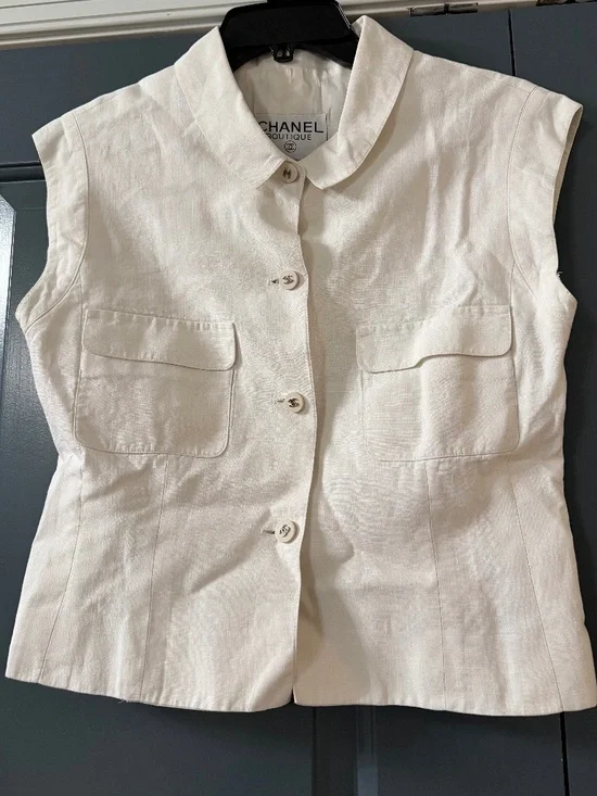 Chanel Vintage White Cropped Button Front Vest